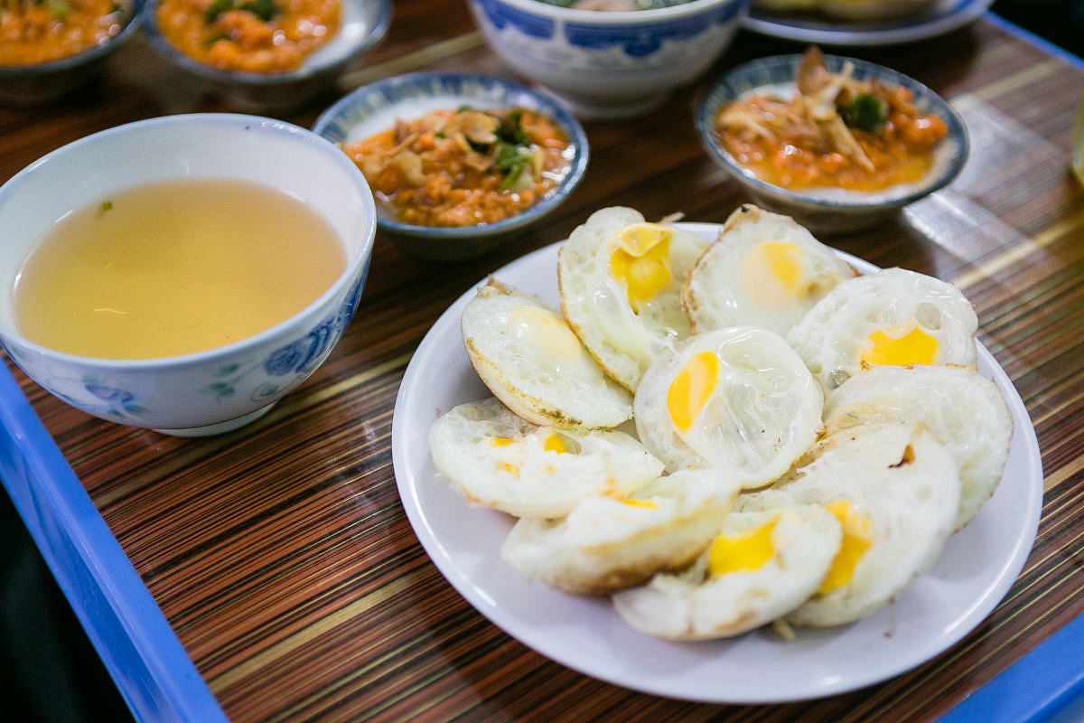 Banh Can  -  popular pastry in the South Central of Vietnam - Vietnam halal snacks - Yallavietnam