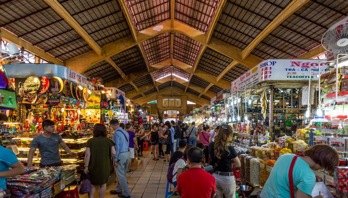 en Thanh Market - One of the most famous local markets in HCMC - Shopping place for Muslim travelers to Vietnam - YallaVietnam