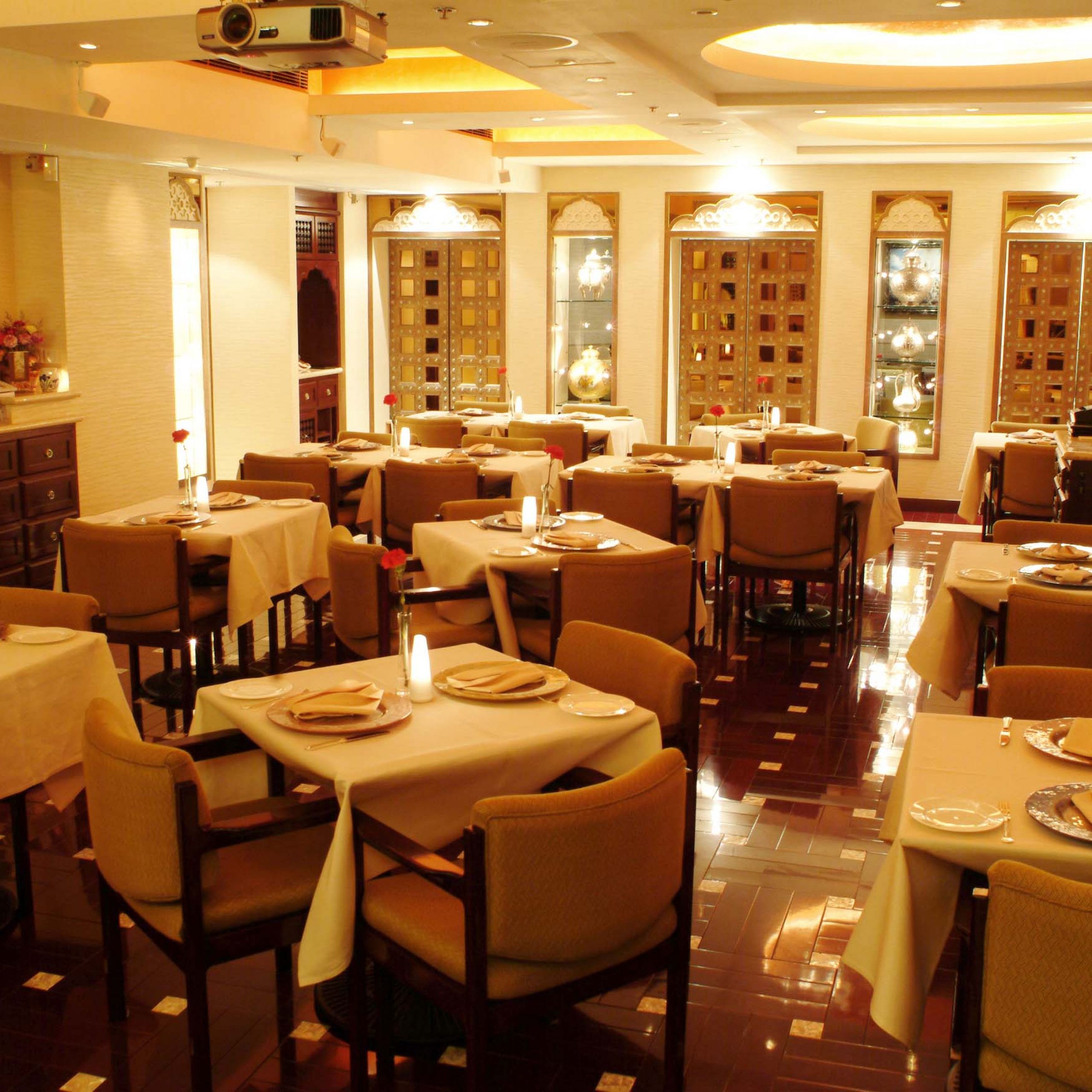 Tandoor Indian restaurant in Hanoi with  classic dishes of modern elegance  - Yallavietnam